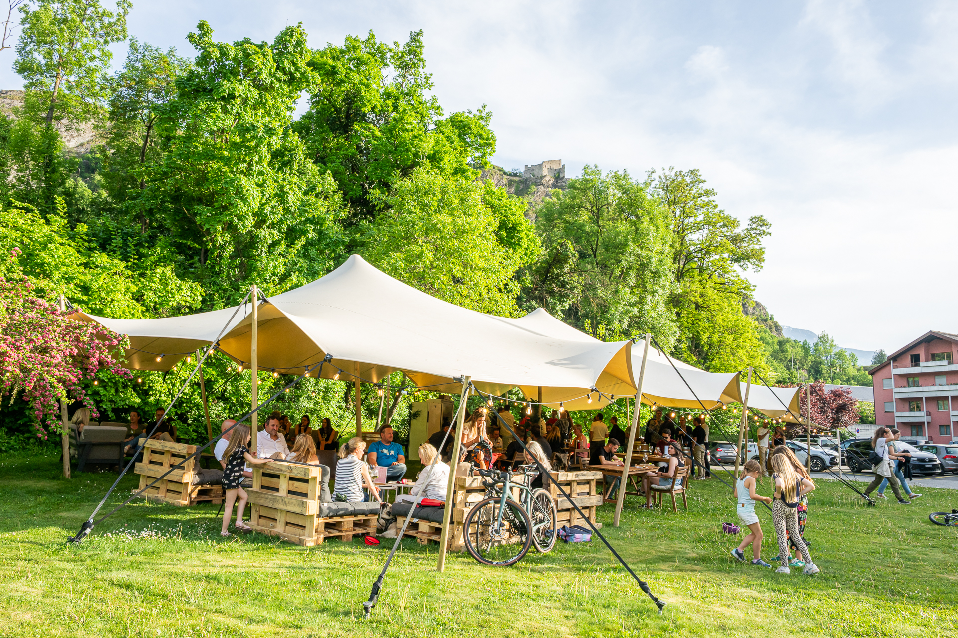 Pop-Up Bar 